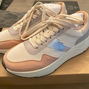 New Oasis Society sneakers- size 7
